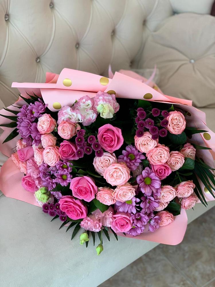 Букет цветов из: Хризантемы, Розы и Лизиантусы в Рахманово