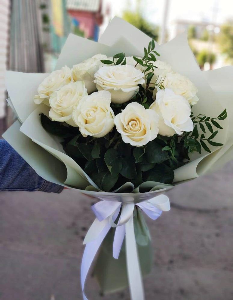 Букет Белые розы Проуд в Рахманово