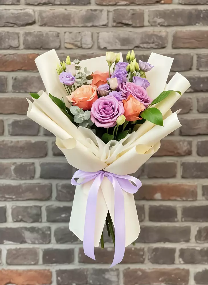 Букет цветов из: Лизиантусы и Розы в Рахманово