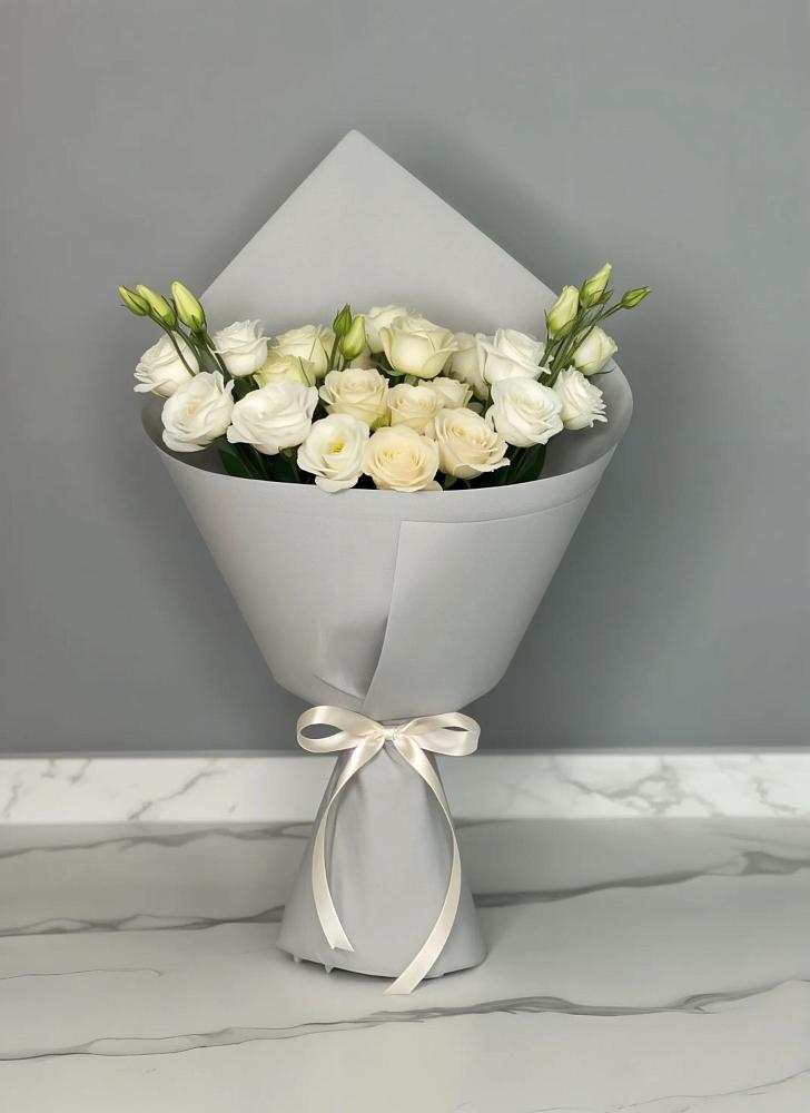 Букет цветов из: Розы и Лизиантусы в Рахманово