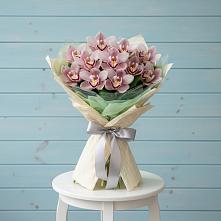 Букет цветов из:  Орхидеи и Розы в Рахманово