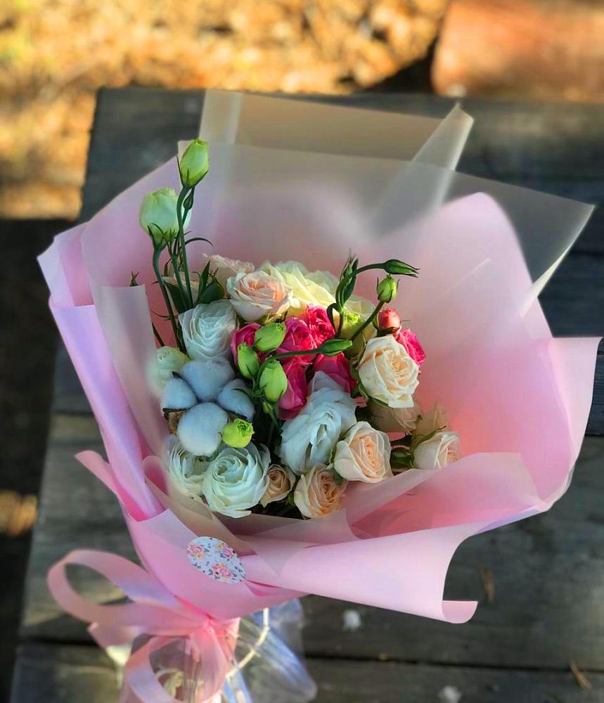 Букет цветов из: Розы и Лизиантусы в Рахманово