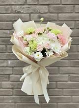 Букет цветов из:  Гвоздики, Розы, Лизиантусы и Хризантемы в Рахманово