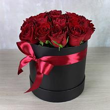Цветочная композиция из Розы в шляпной коробке в Рахманово