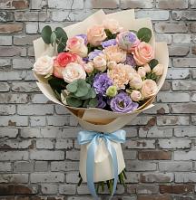 Букет цветов из:  Розы, Лизиантусы и Гвоздики в Рахманово